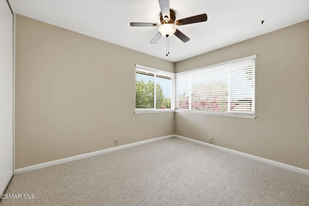 1805 E Avenida De Las Flores Thousand Oaks, CA 91362