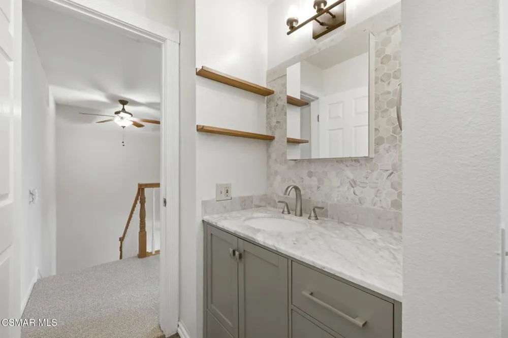 1805 E Avenida De Las Flores Thousand Oaks, CA 91362
