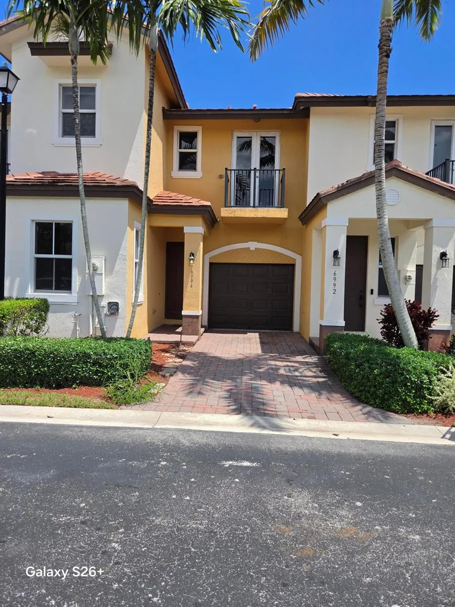 6994 Long Pine Circle Coconut Creek, FL 33073