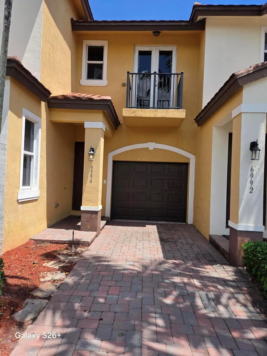 6994 Long Pine Circle Coconut Creek, FL 33073