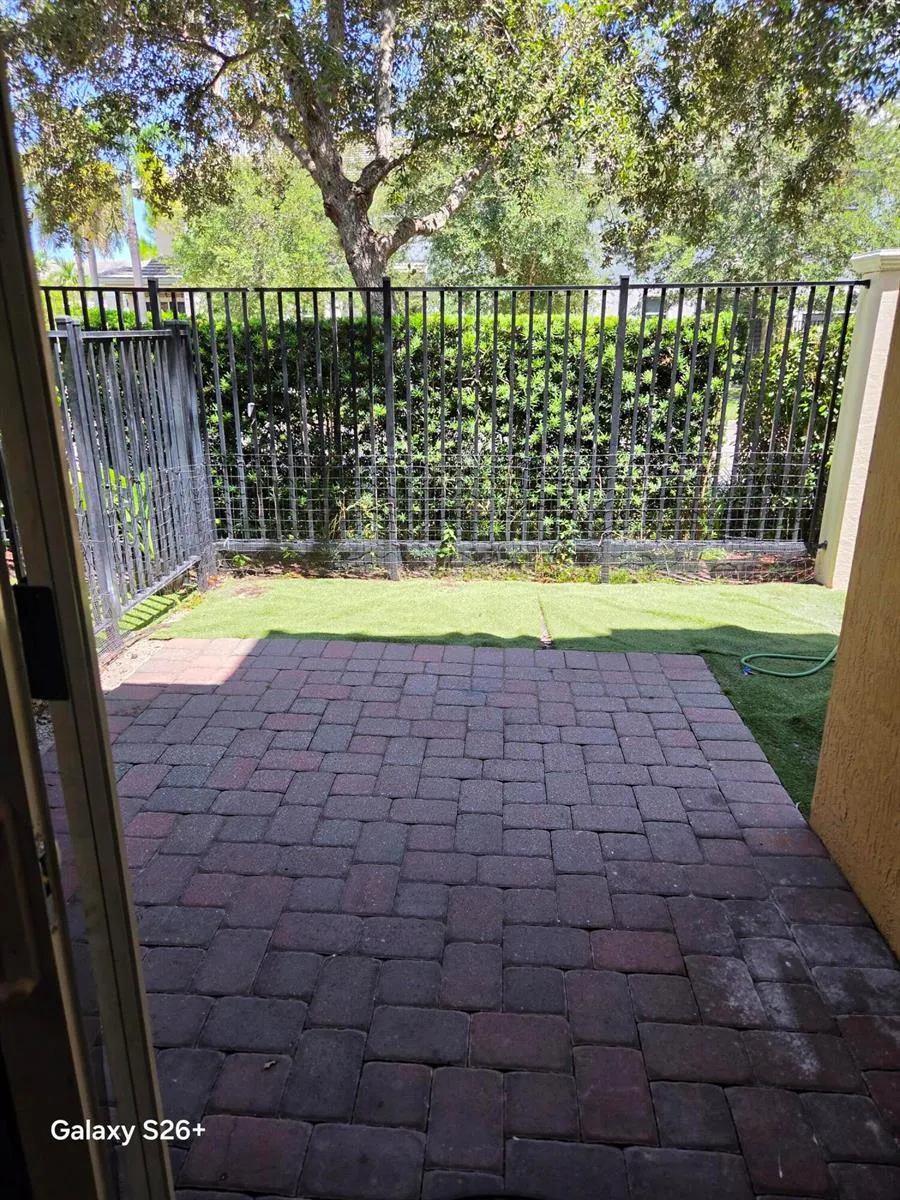 6994 Long Pine Circle Coconut Creek, FL 33073