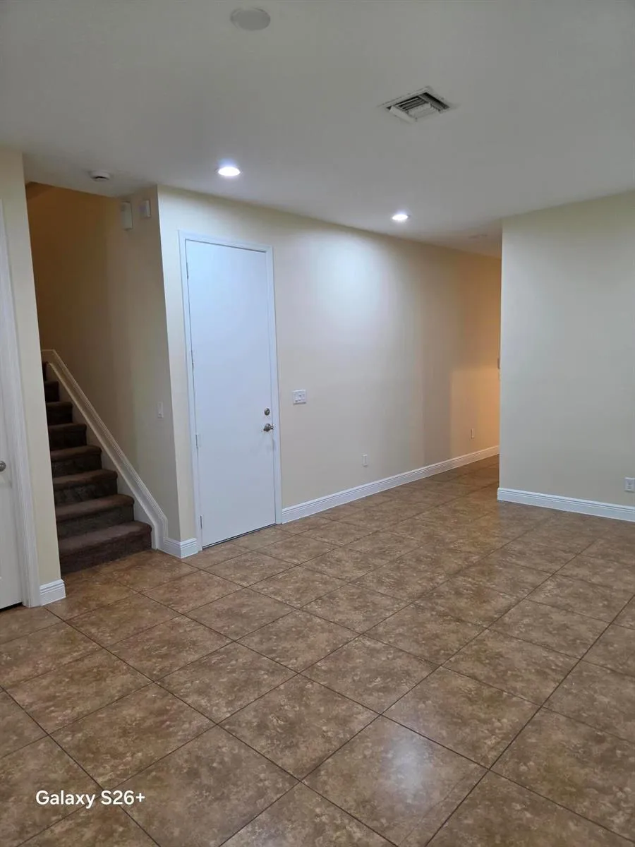 6994 Long Pine Circle Coconut Creek, FL 33073