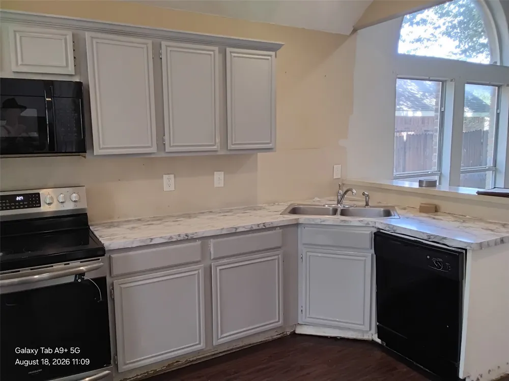12418 Summer Hill Drive Balch Springs, TX 75180