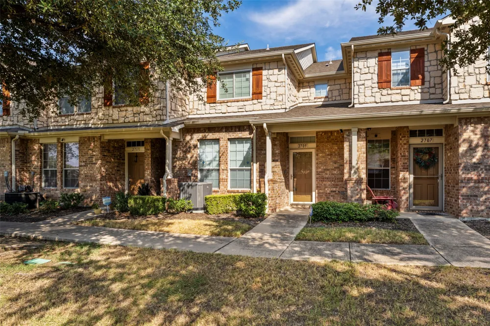 2709 Olympic Park Drive Grand Prairie, TX 75050
