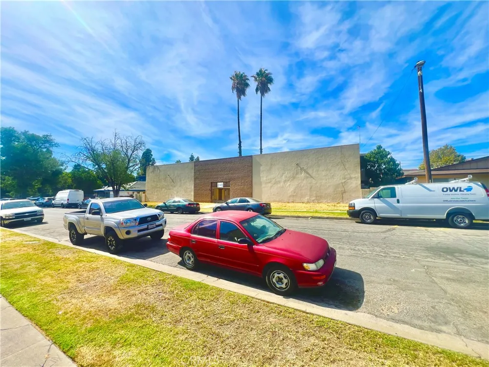 242 W Jackson Rialto, CA 92376