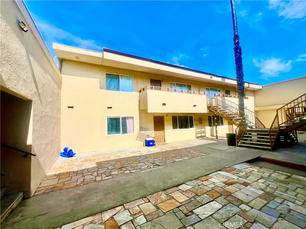 242 W Jackson Rialto, CA 92376