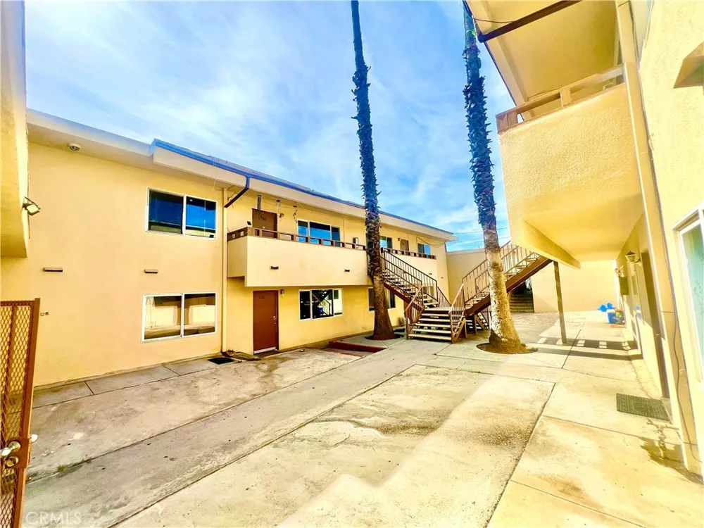 242 W Jackson Rialto, CA 92376