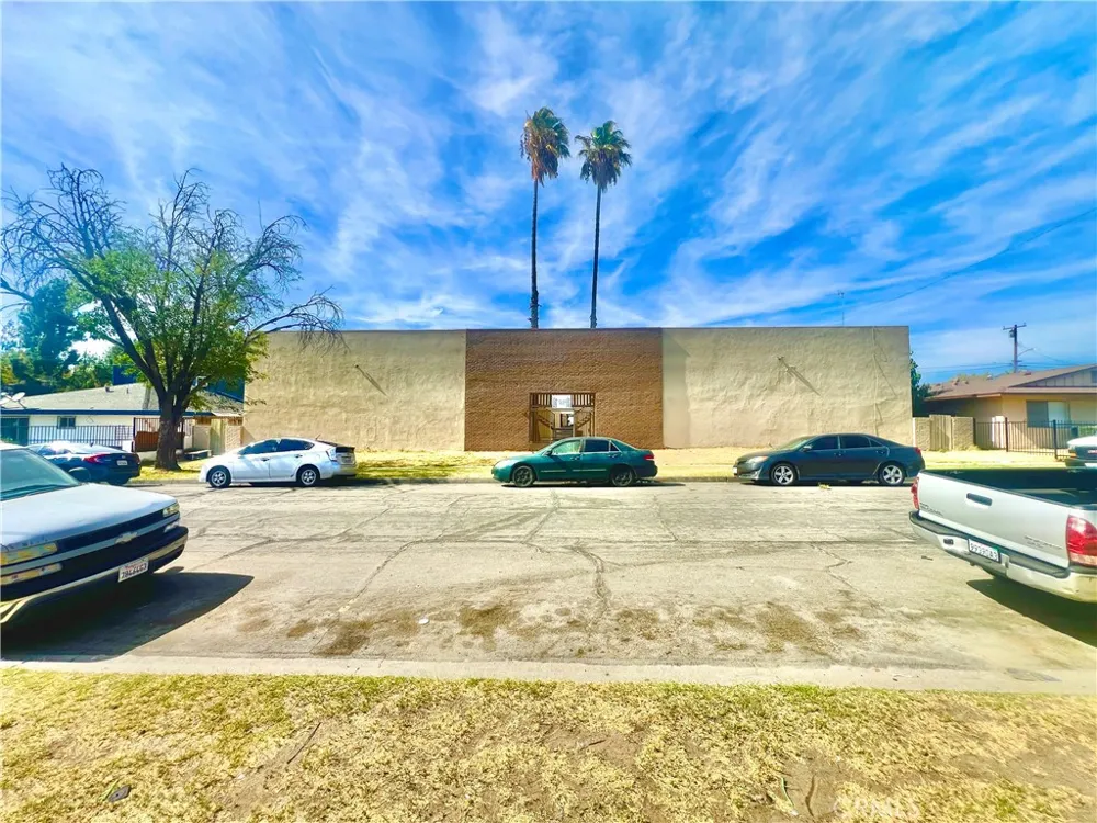 242 W Jackson Rialto, CA 92376