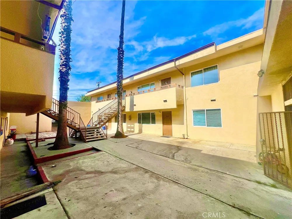 242 W Jackson Rialto, CA 92376