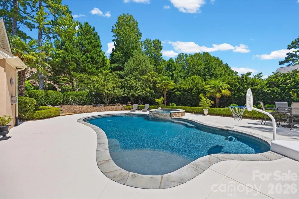 260 Indian Trail Mooresville, NC 28117