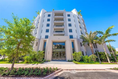 701 Valencia Ave #601