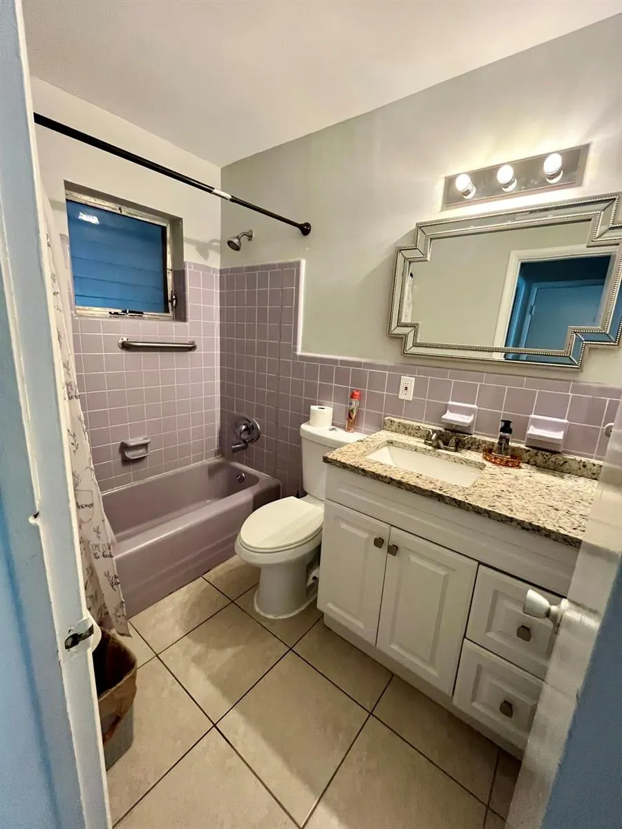 209 SE 6th Street #4 Boynton Beach, FL 33435