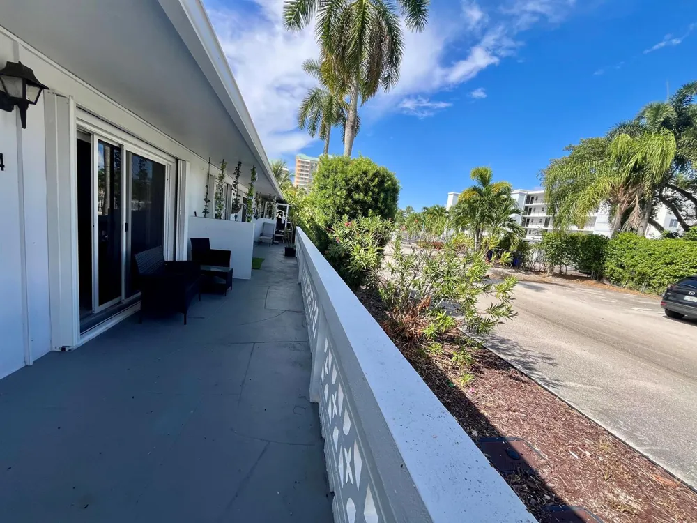 209 SE 6th Street #4 Boynton Beach, FL 33435