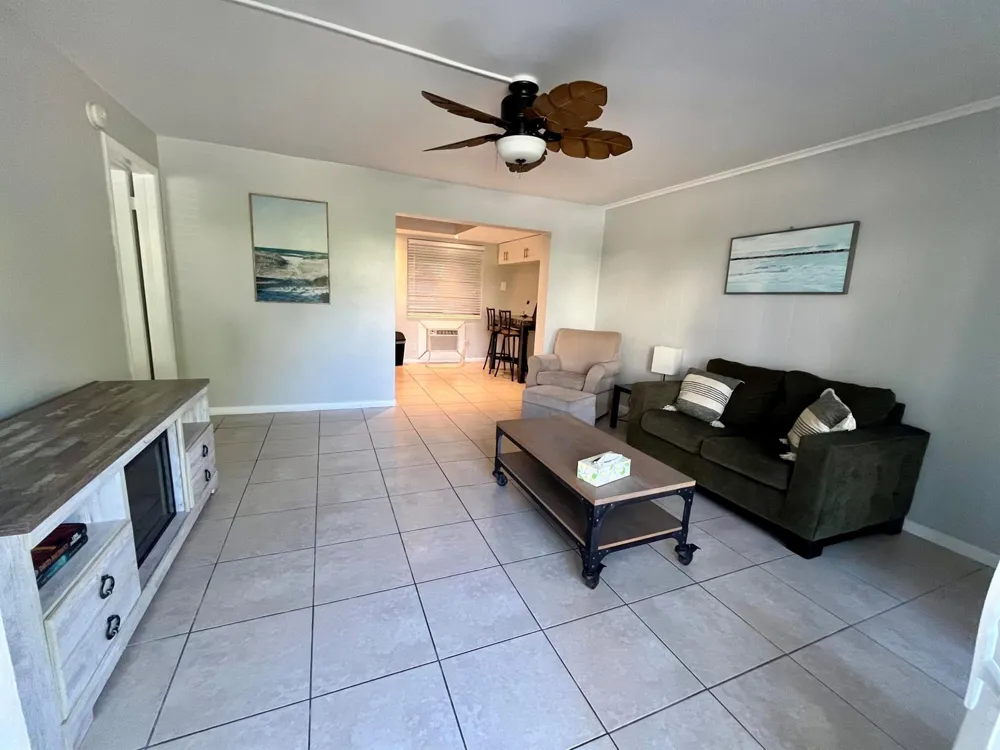 209 SE 6th Street #4 Boynton Beach, FL 33435