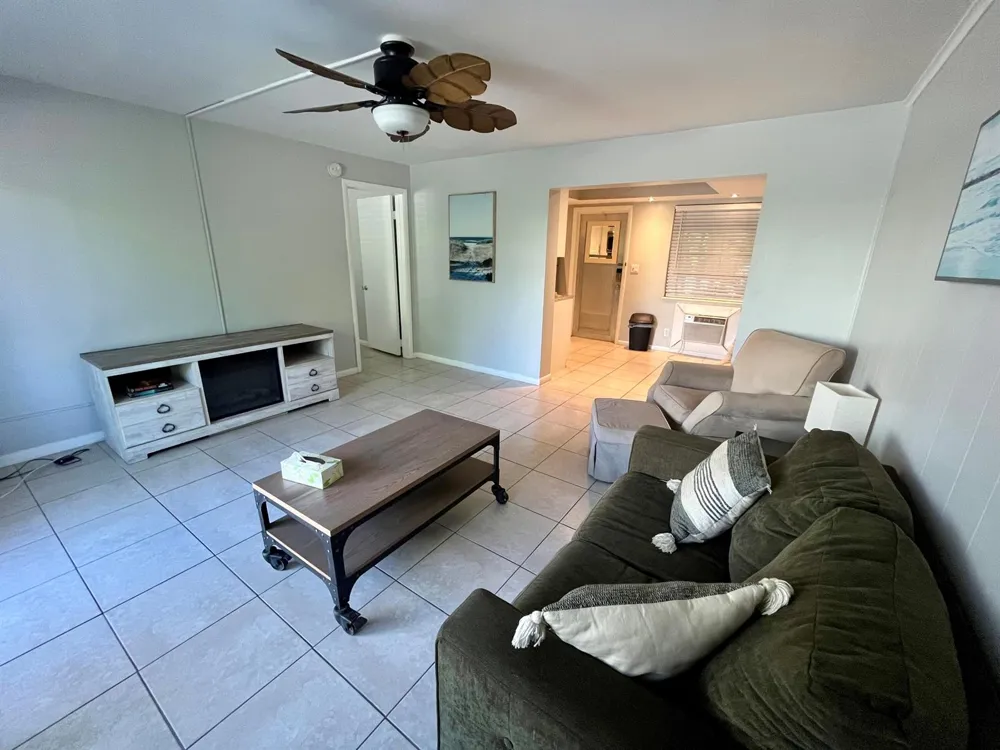 209 SE 6th Street #4 Boynton Beach, FL 33435