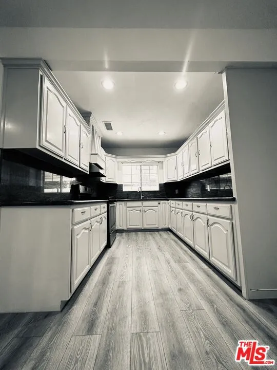 6742 Radford Avenue Los Angeles, CA 91606