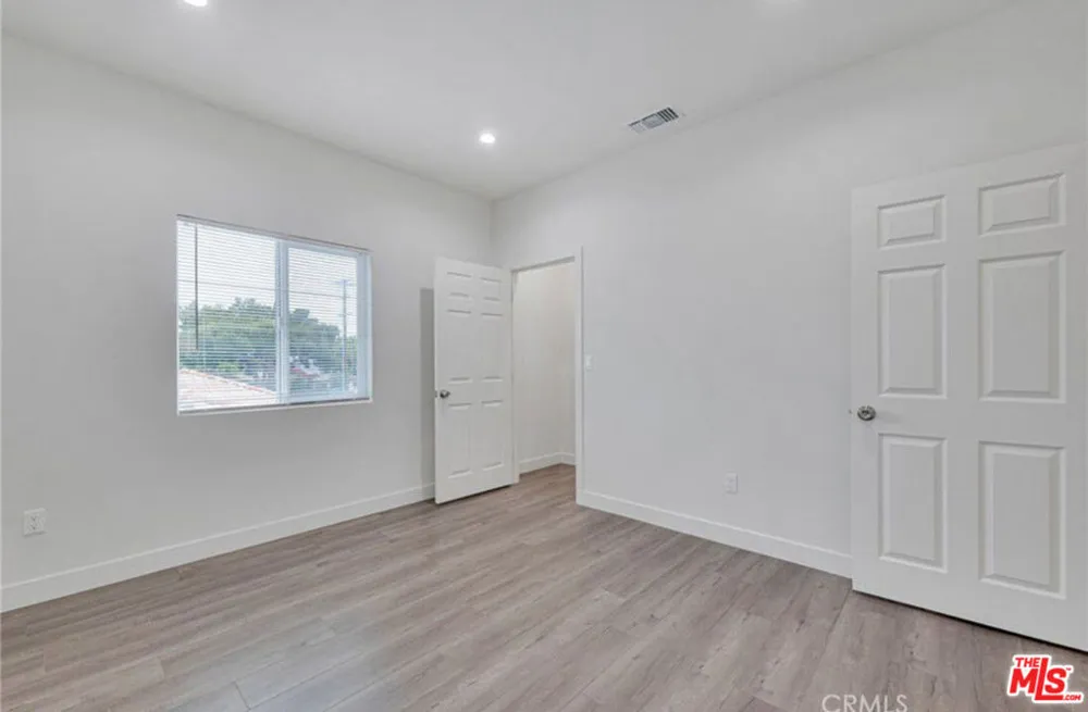 6742 Radford Avenue Los Angeles, CA 91606