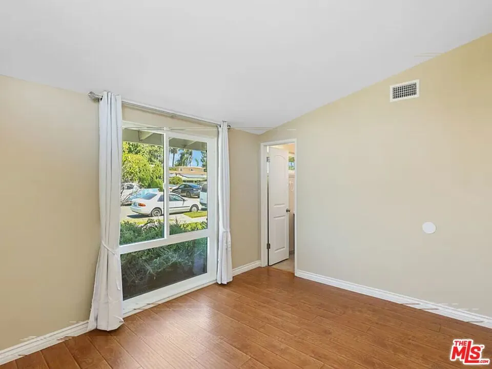526 Emerald Drive Orange, CA 92868