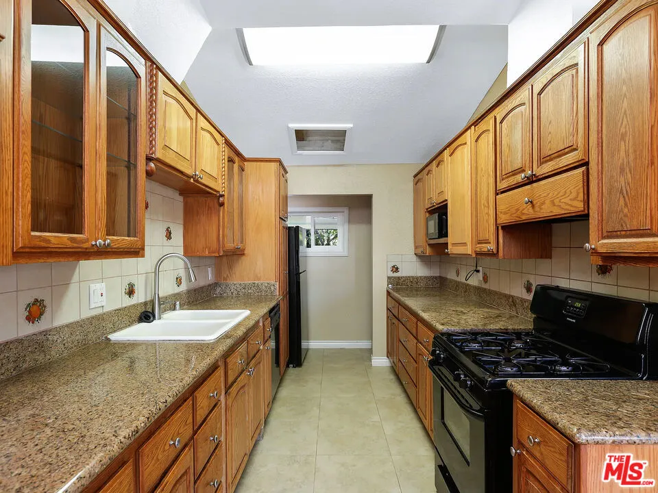 526 Emerald Drive Orange, CA 92868