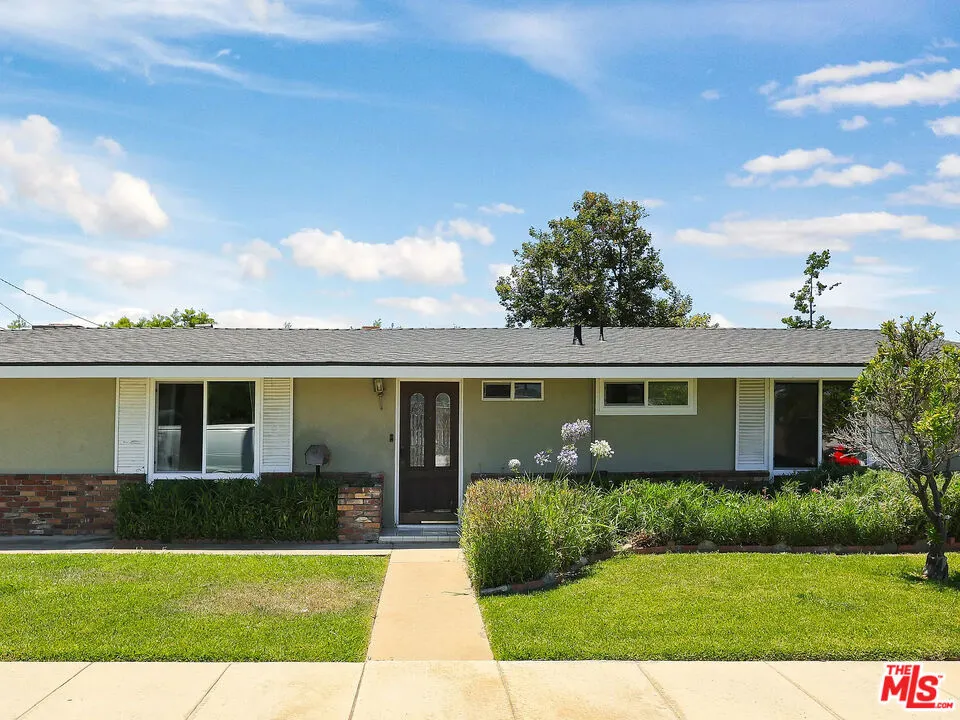 526 Emerald Drive Orange, CA 92868