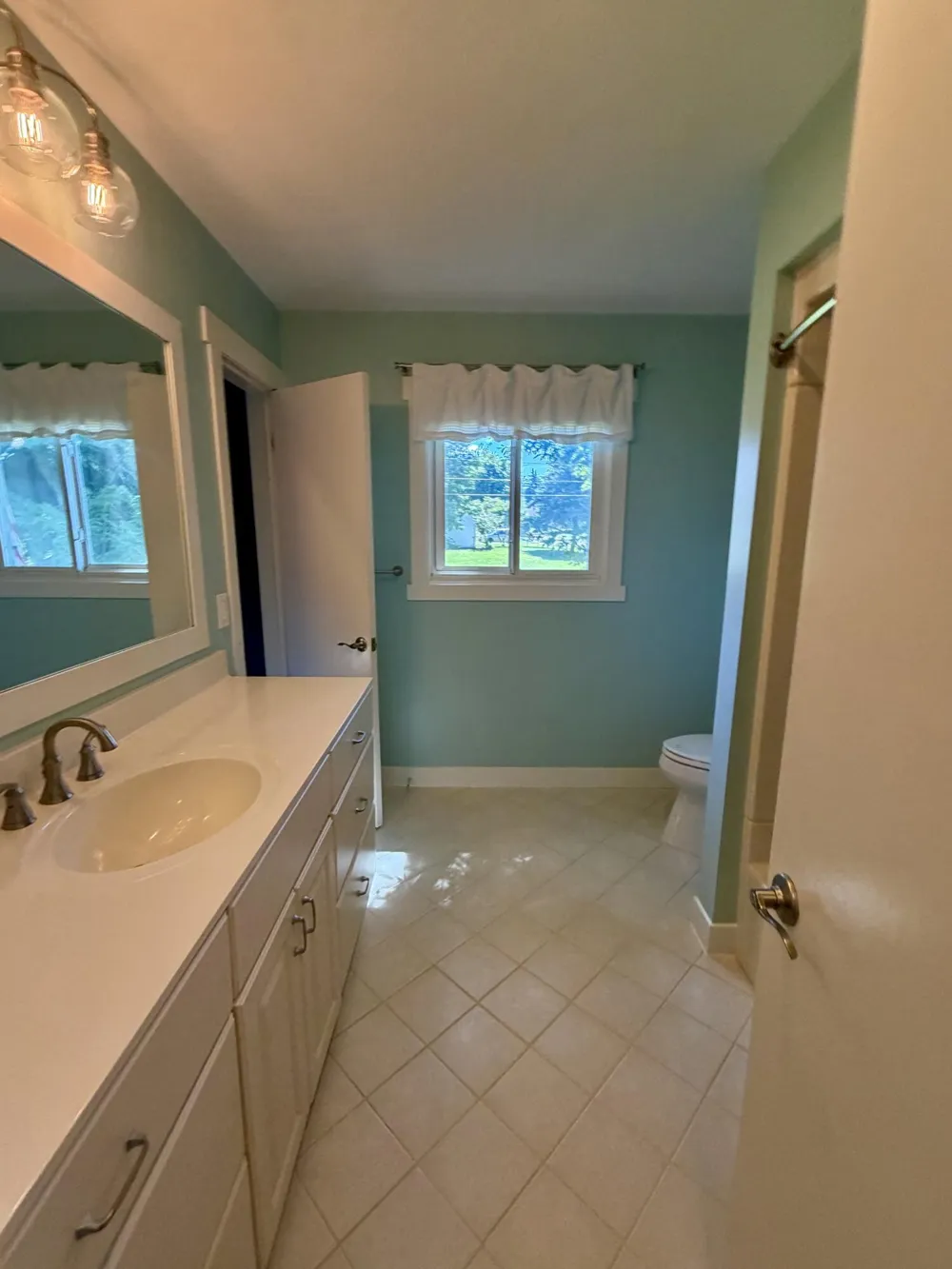 1881 Sunny Creek Street SE Kentwood, MI 49508