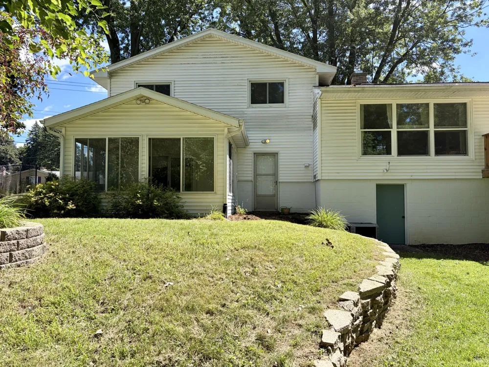 1881 Sunny Creek Street SE Kentwood, MI 49508