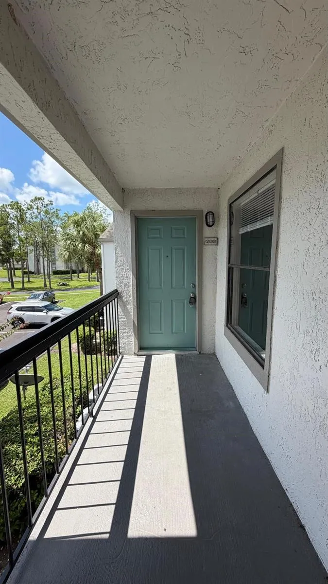 2260 CASCADES BOULEVARD #203 Kissimmee, FL 34741