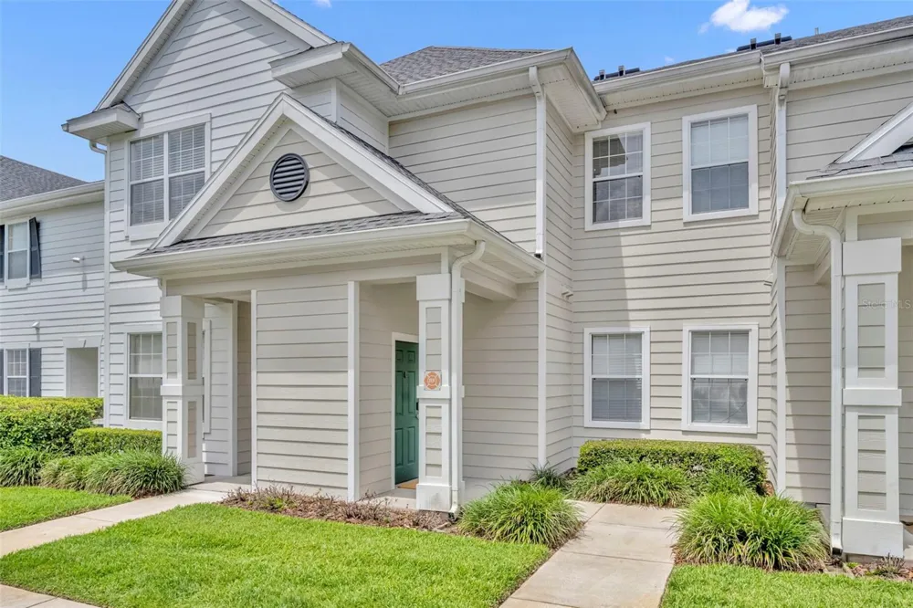 200 SOUTHERN PECAN CIRCLE #206 Winter Garden, FL 34787