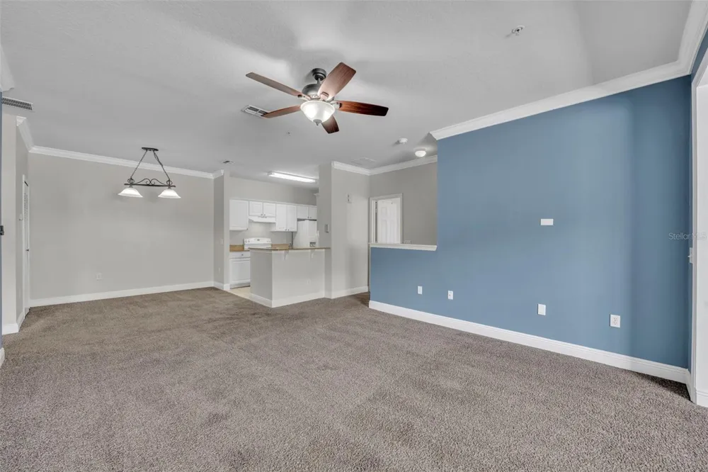 200 SOUTHERN PECAN CIRCLE #206 Winter Garden, FL 34787