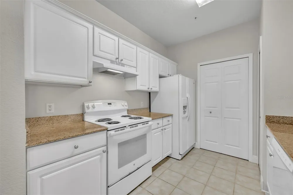 200 SOUTHERN PECAN CIRCLE #206 Winter Garden, FL 34787
