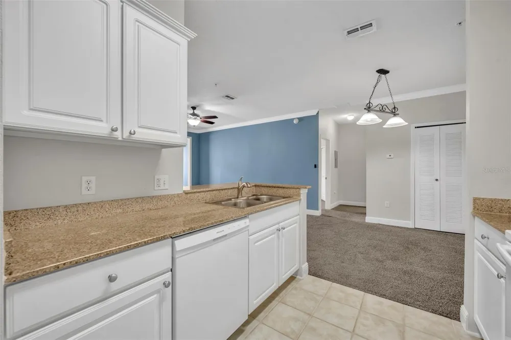 200 SOUTHERN PECAN CIRCLE #206 Winter Garden, FL 34787