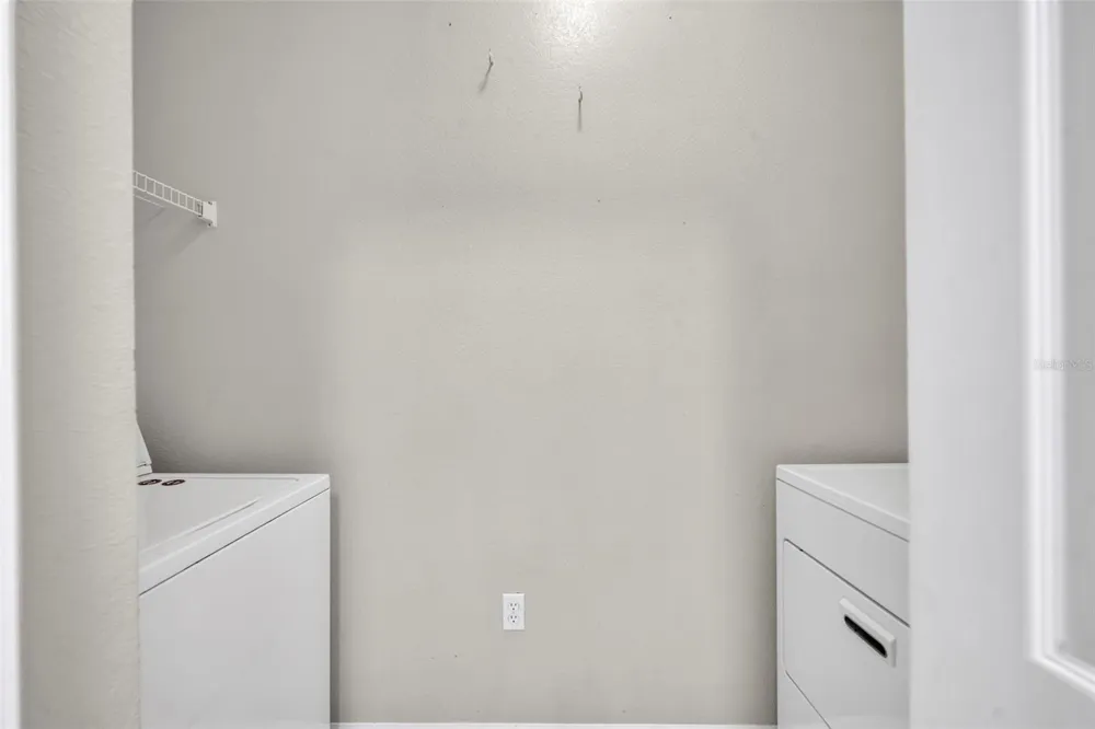 200 SOUTHERN PECAN CIRCLE #206 Winter Garden, FL 34787