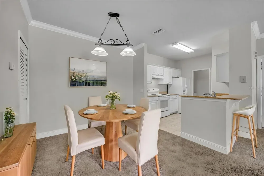 200 SOUTHERN PECAN CIRCLE #206 Winter Garden, FL 34787