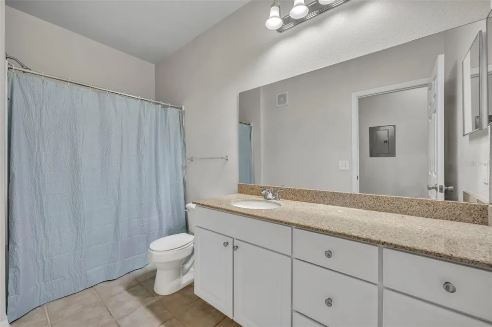 200 SOUTHERN PECAN CIRCLE #206 Winter Garden, FL 34787