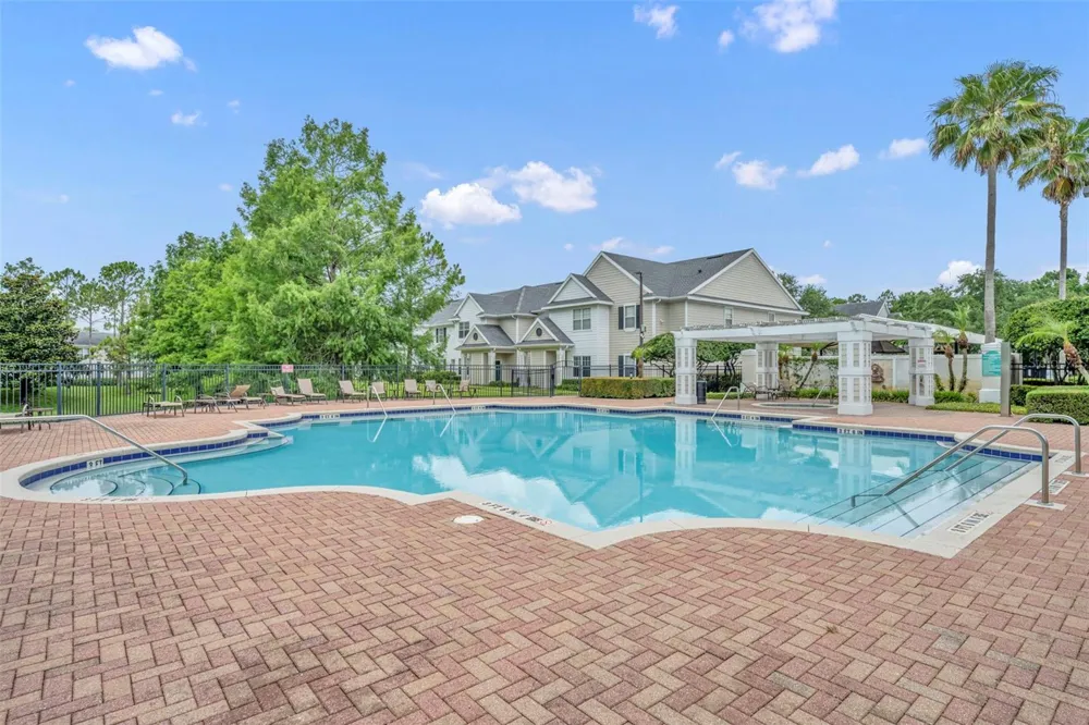 200 SOUTHERN PECAN CIRCLE #206 Winter Garden, FL 34787