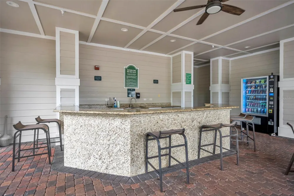 200 SOUTHERN PECAN CIRCLE #206 Winter Garden, FL 34787