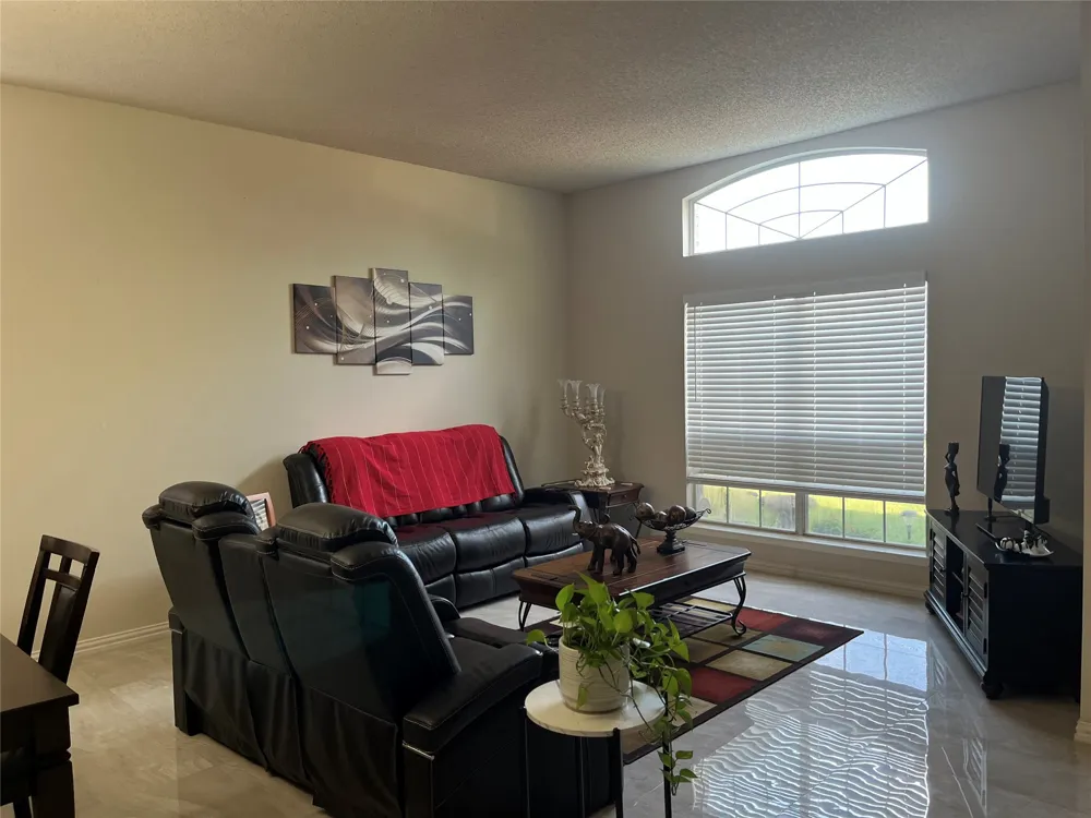 2621 Hackberry Creek Mesquite, TX 75181