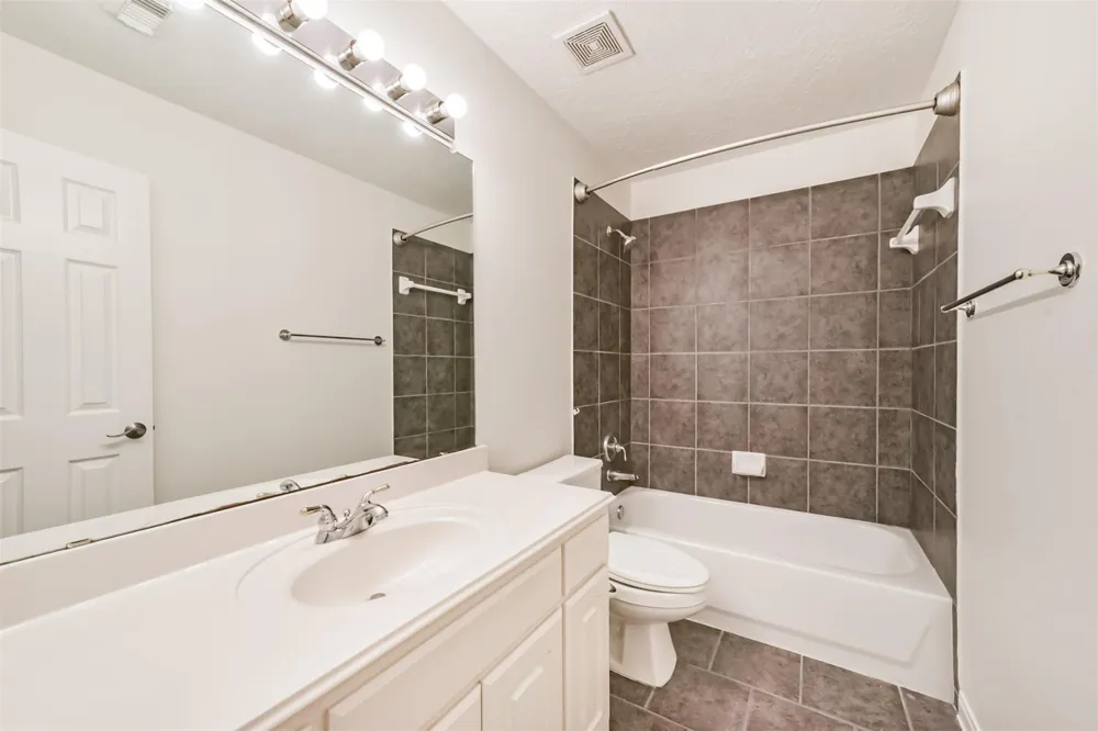 2615 Katie Harbor Drive Manvel, TX 77578