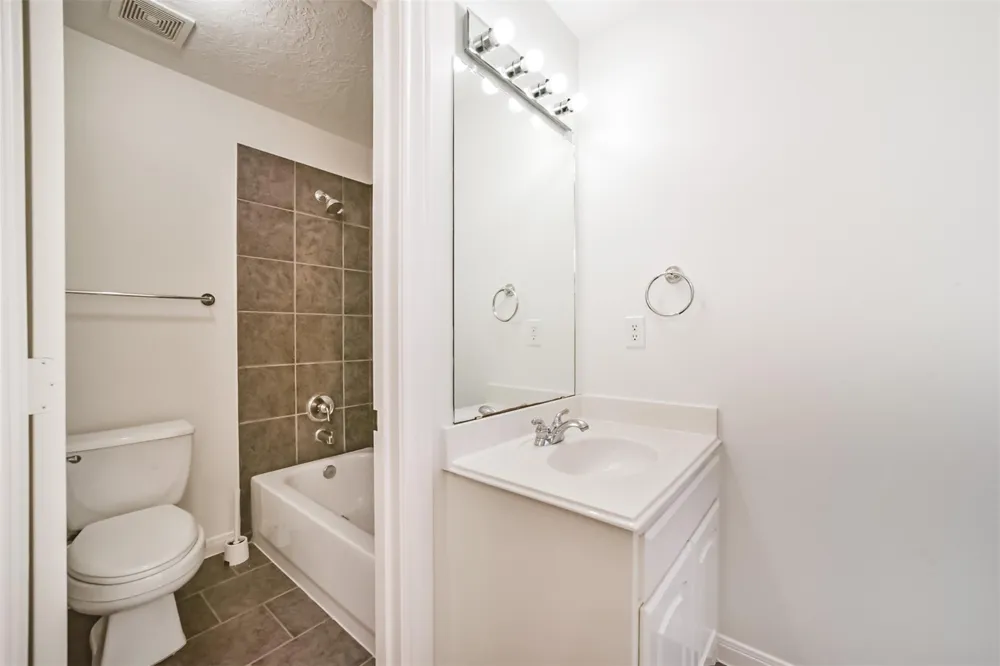 2615 Katie Harbor Drive Manvel, TX 77578