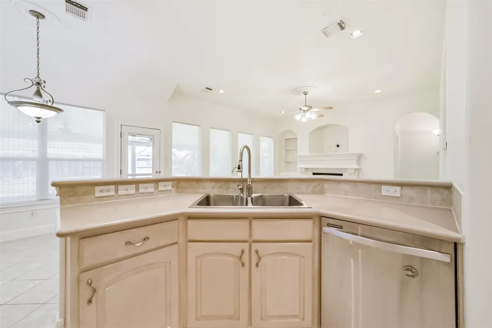 2615 Katie Harbor Drive Manvel, TX 77578
