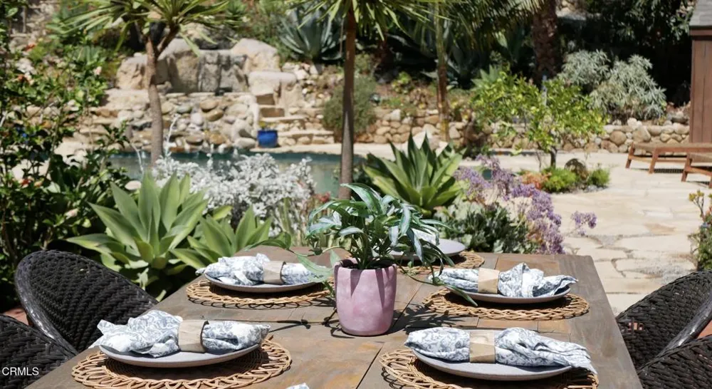 1428 Manitou Road Santa Barbara, CA 93105