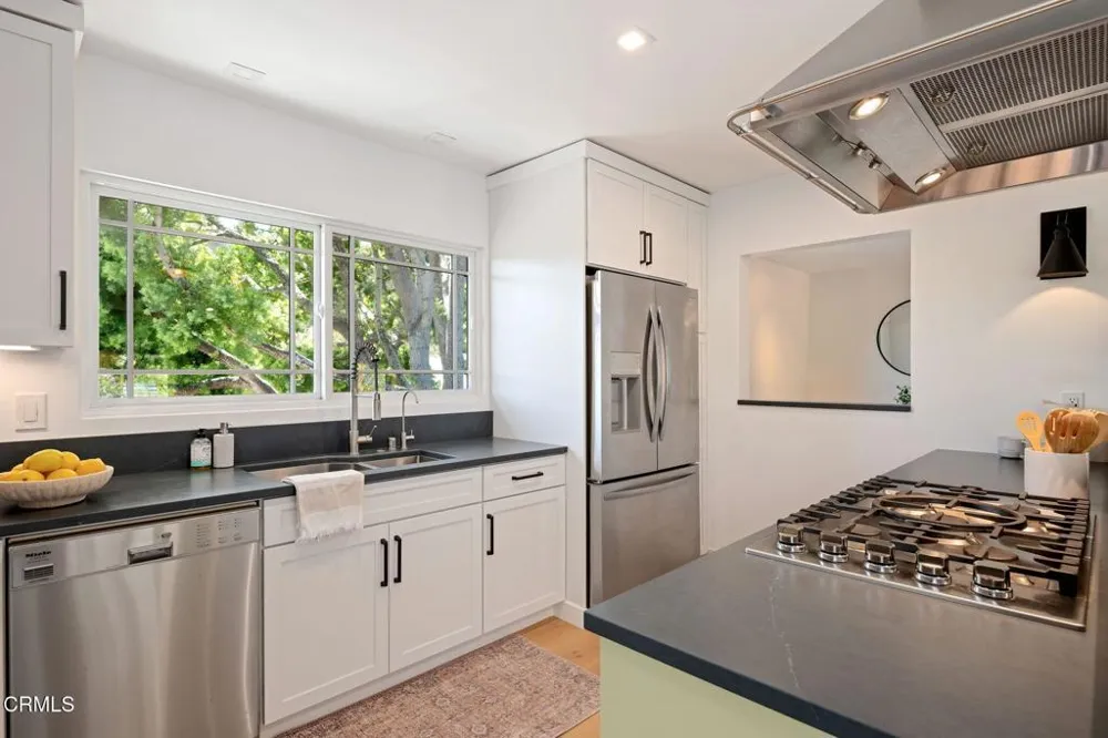 1428 Manitou Road Santa Barbara, CA 93105