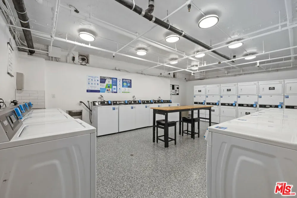 1440 VETERAN AVENUE #554 Los Angeles, CA 90024