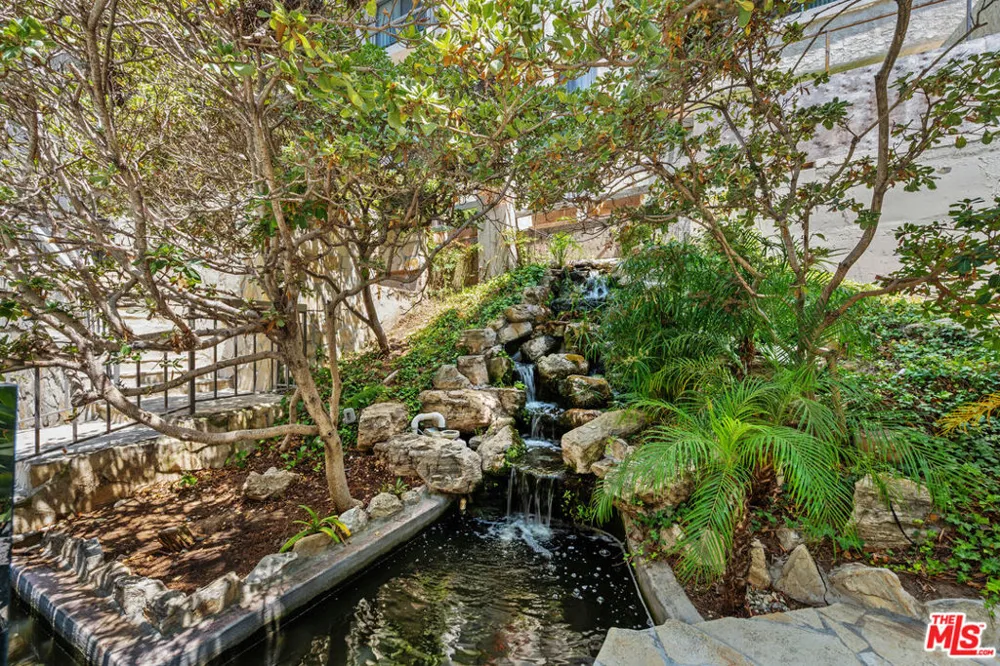 1440 VETERAN AVENUE #554 Los Angeles, CA 90024