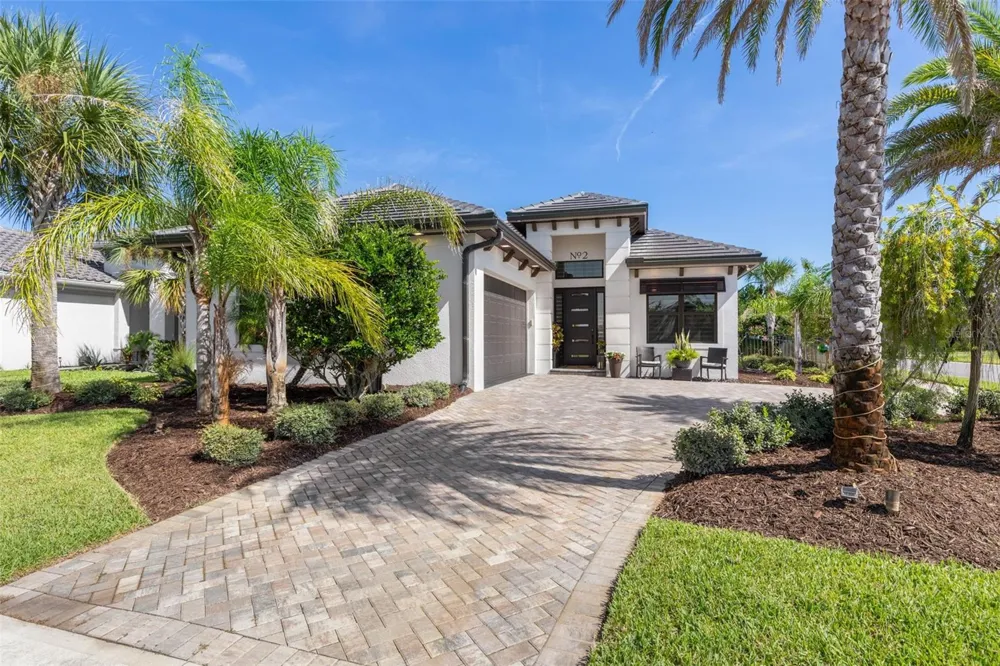 2 DEL PALMA DRIVE Palm Coast, FL 32137