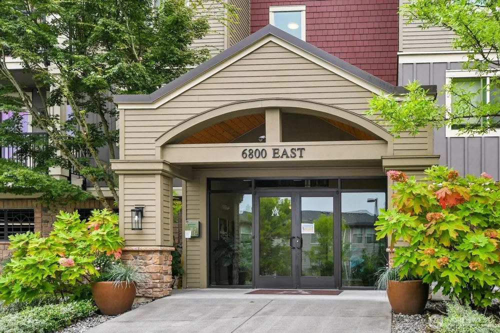 6800 132nd Place SE #E-401 Newcastle, WA 98059