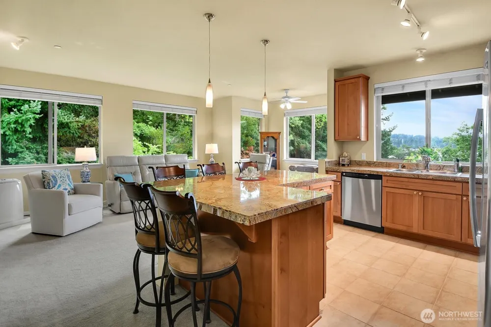 6800 132nd Place SE #E-401 Newcastle, WA 98059