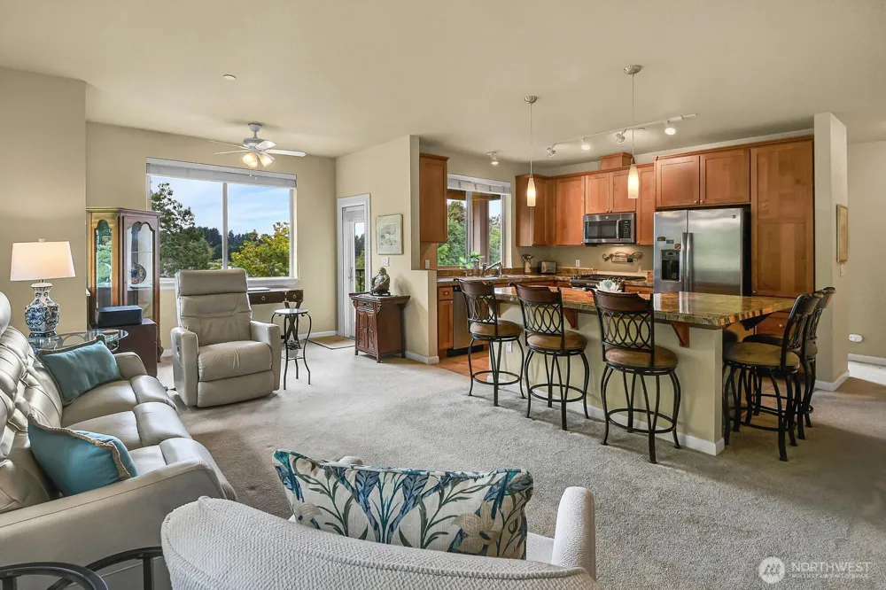 6800 132nd Place SE #E-401 Newcastle, WA 98059