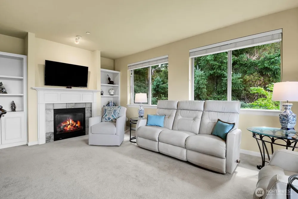 6800 132nd Place SE #E-401 Newcastle, WA 98059
