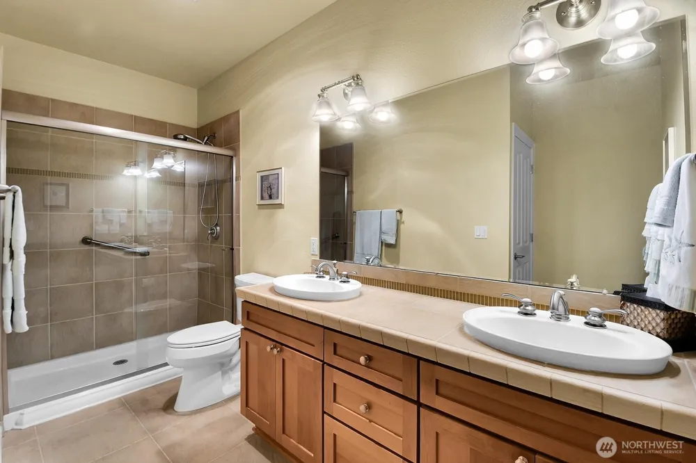 6800 132nd Place SE #E-401 Newcastle, WA 98059
